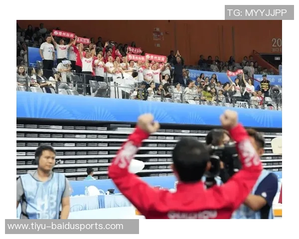 十五运女足铜牌赛：上海观众热情助威，水指导成为中国球迷的骄傲