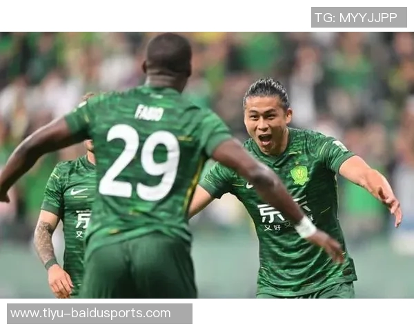 张玉宁前场断球助攻张稀哲，一幕经典瞬间燃爆绿茵场