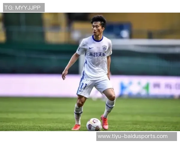 深圳新援首秀轰出亮眼表现,吴庆龙期待他成为球队新“组织者” 深圳新援首秀轰出亮眼表现,吴庆龙期待他成为球队新“组织者”