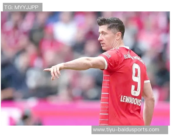 米兰欲引莱万，但莱万仍倾向巴萨：未来能否翻转？